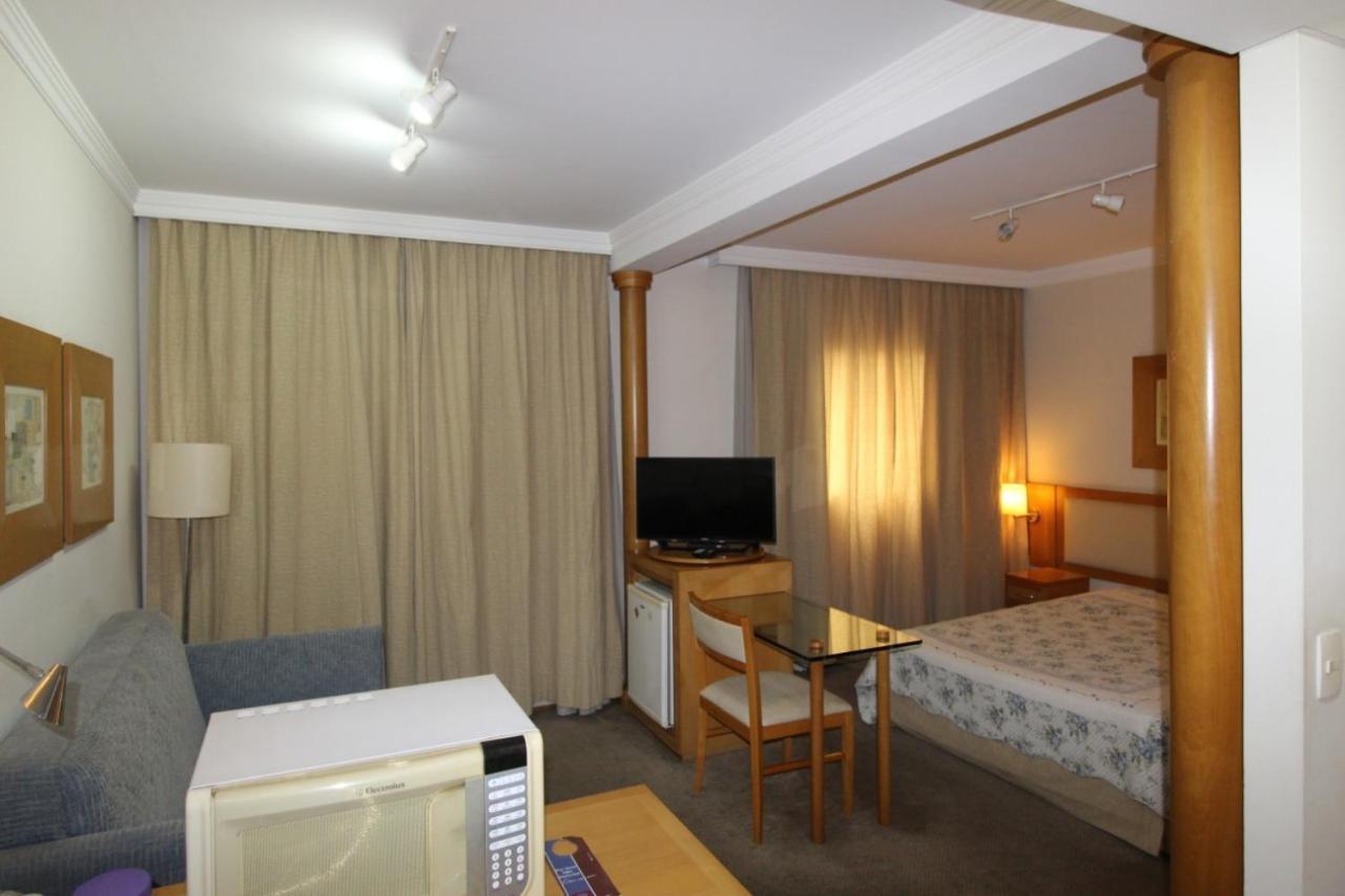 Flat Oscar Freire 1948 Pinheiros 4*