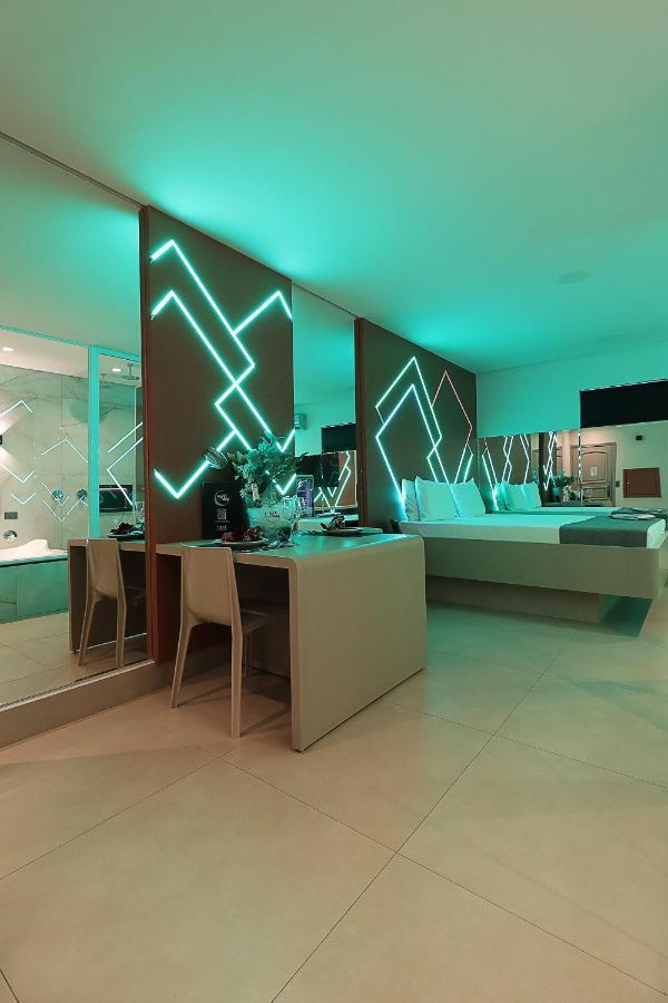 Mood Love hotel