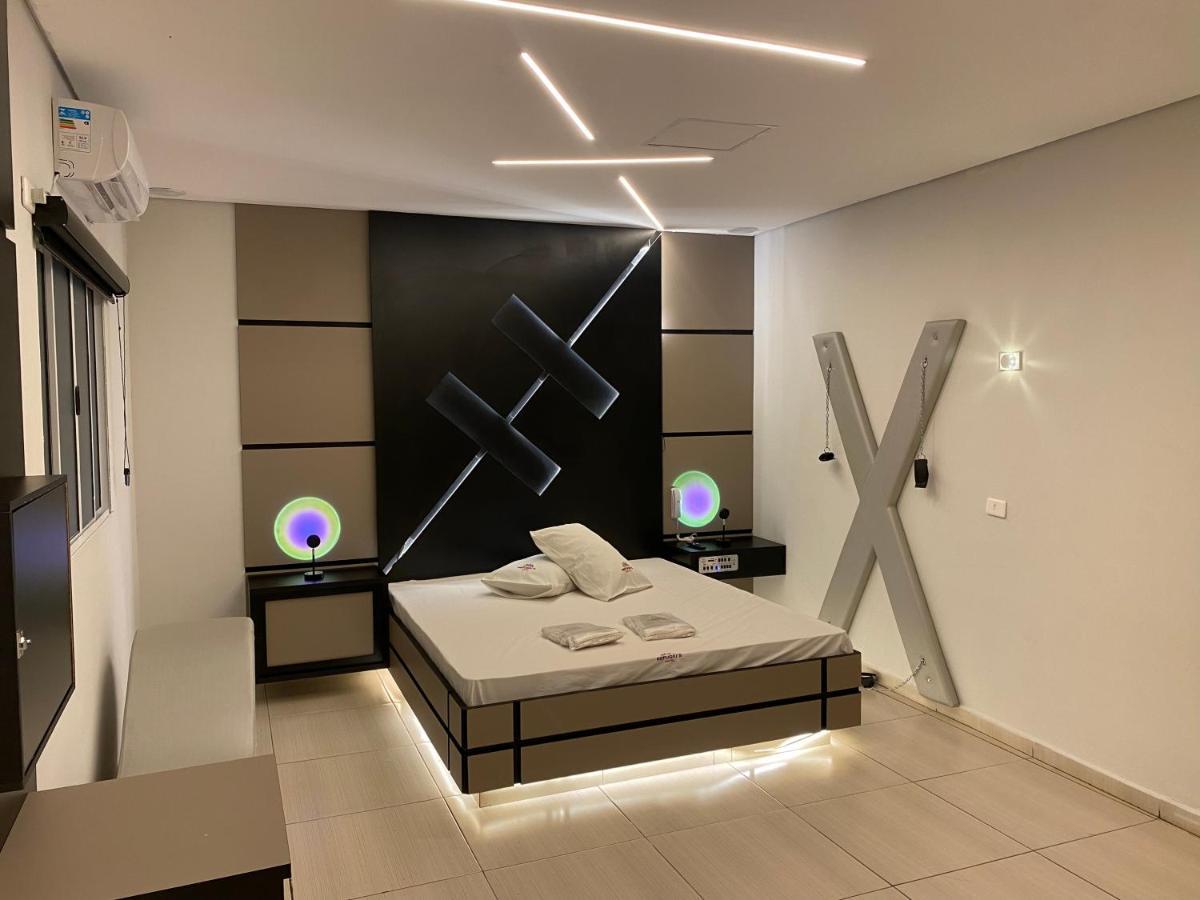 Refugius Love hotel *