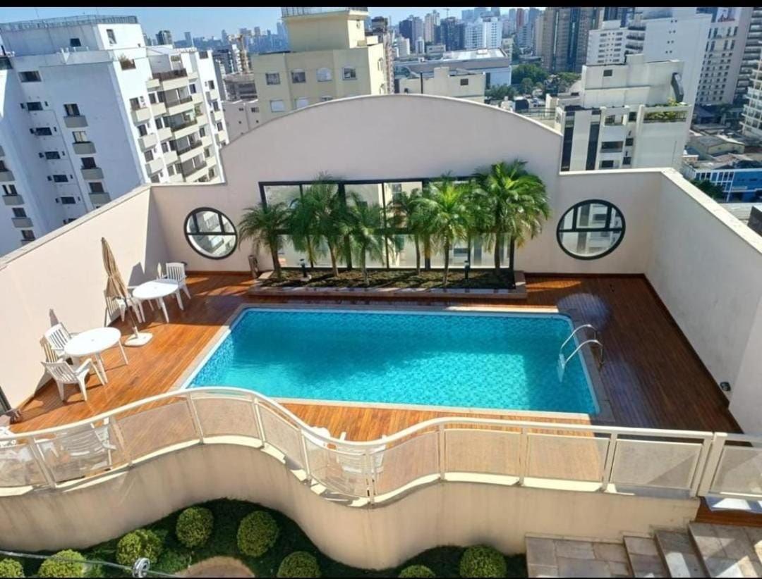 The Palace Tv No Quarto Limpeza Diaria Uh902 Otel