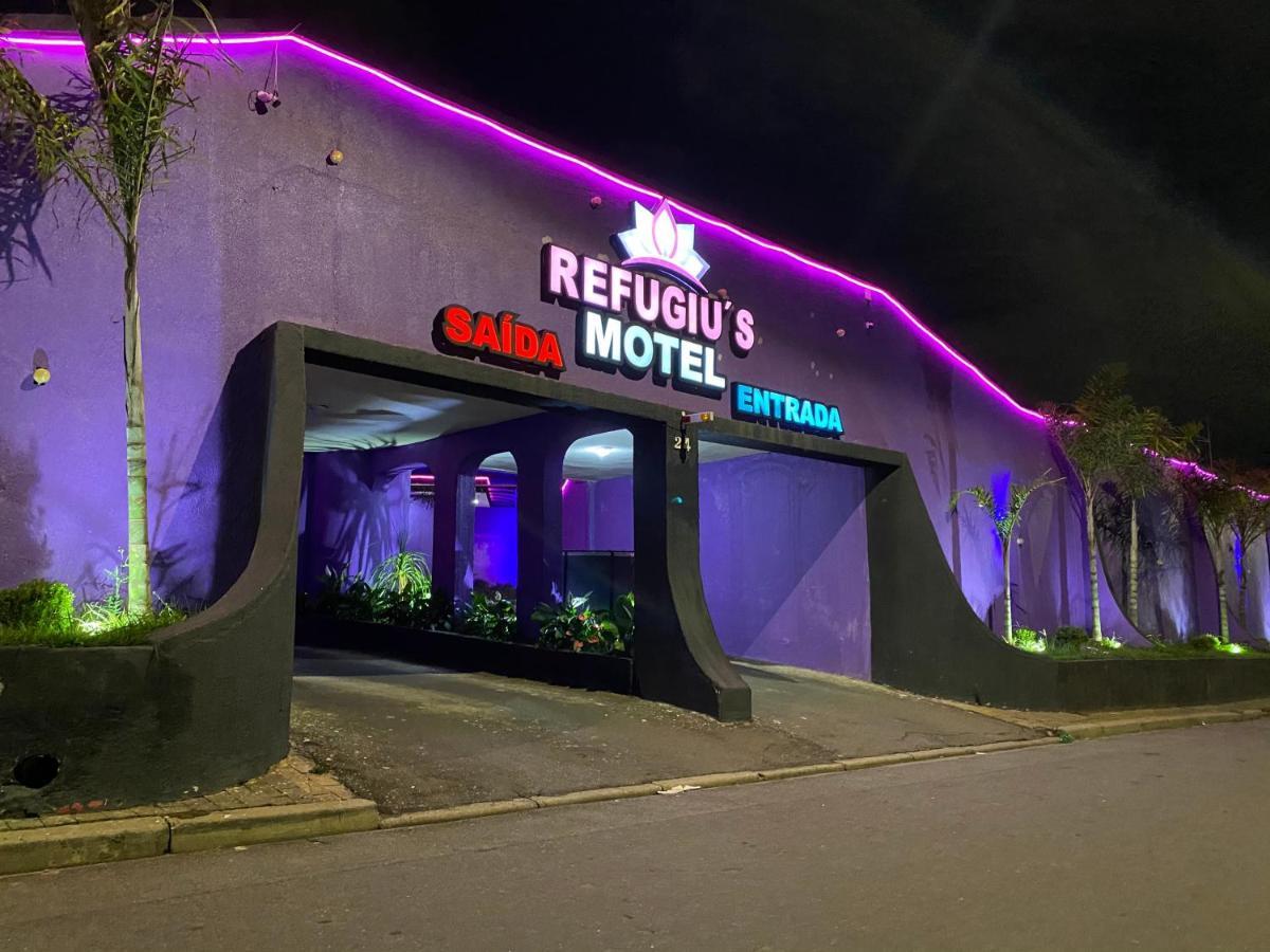 Refugius Love hotel *