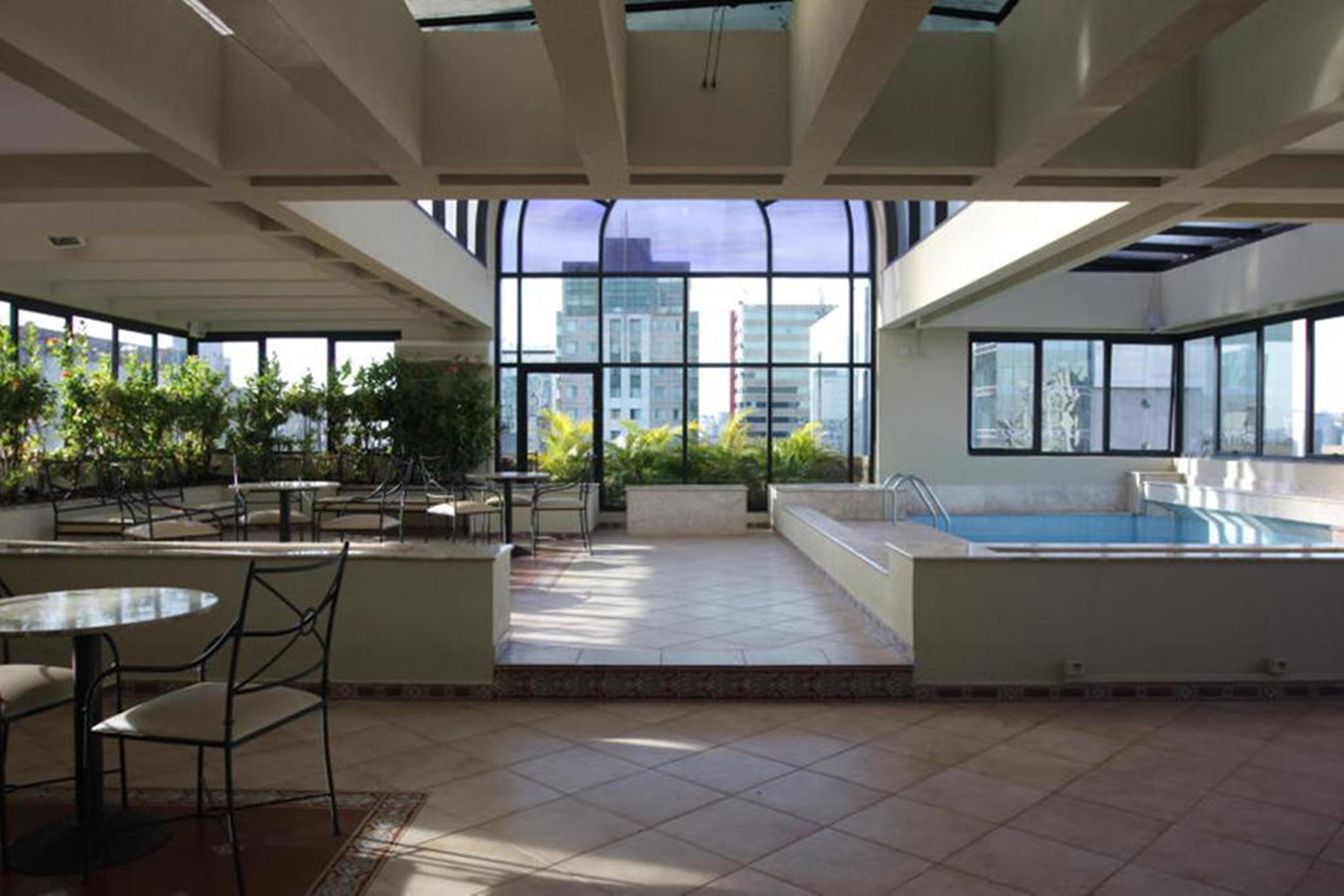 Estanplaza Nacoes Unidas Hotel 4*
