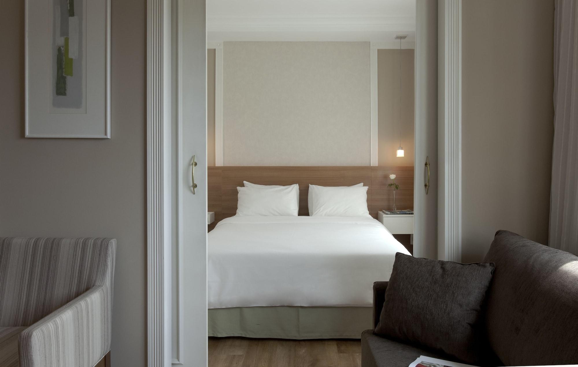 Intercity The Universe Paulista 4*