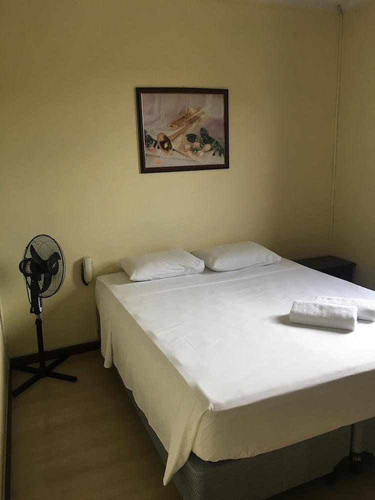Uniclass Lapa Hotel 3*