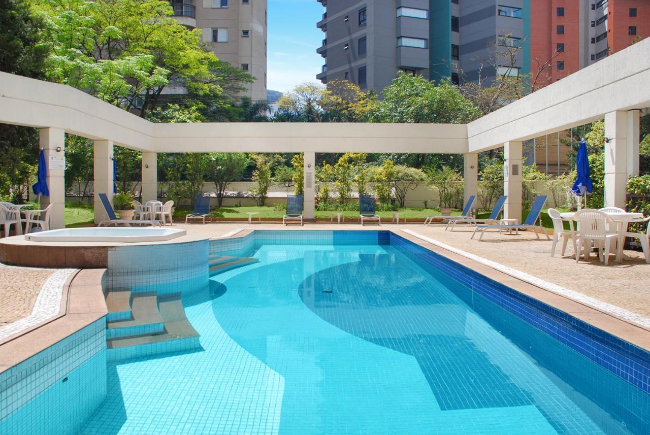 Com Piscina E Academia Na Gomes De Carvalho 3*
