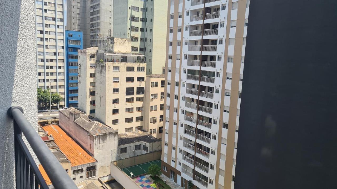 Living For Consolacao Apartemen