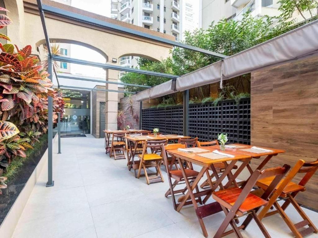 Flat Funchal Jk Limpeza Diaria, Internet 300mb Hotel São Paulo
