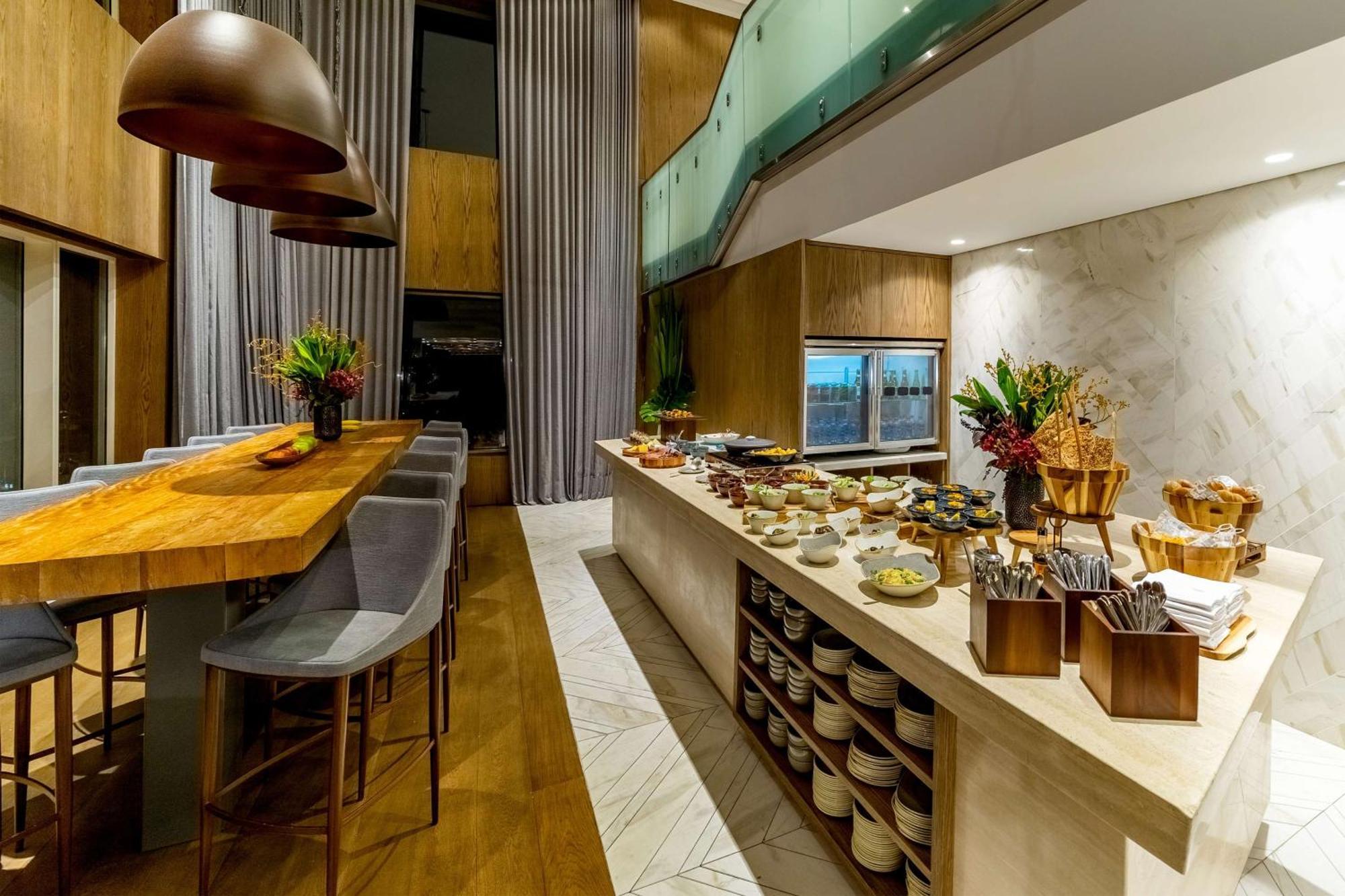 Grand Hyatt Khách sạn 5*