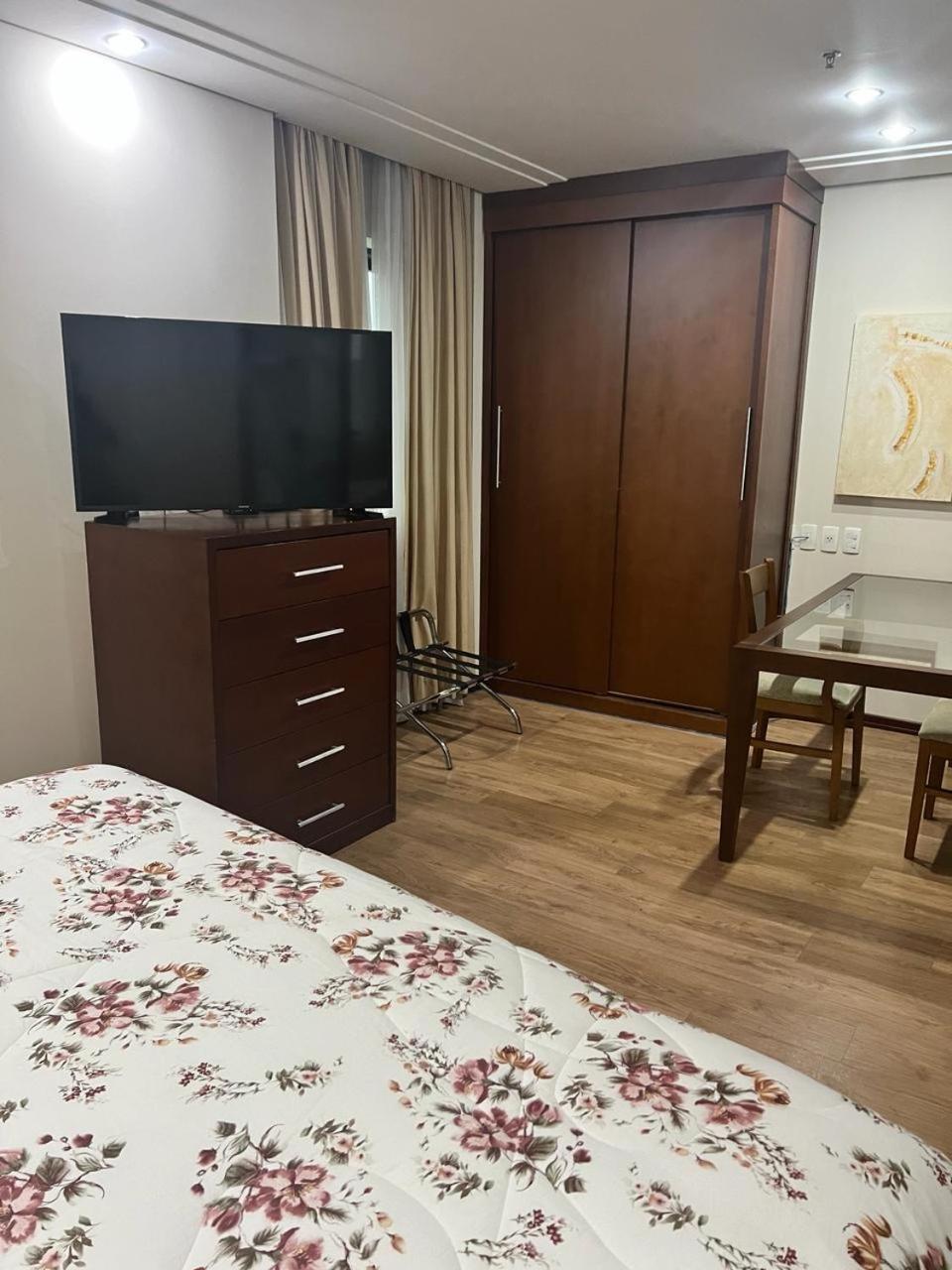 Flat No Itaim Bibi 4*
