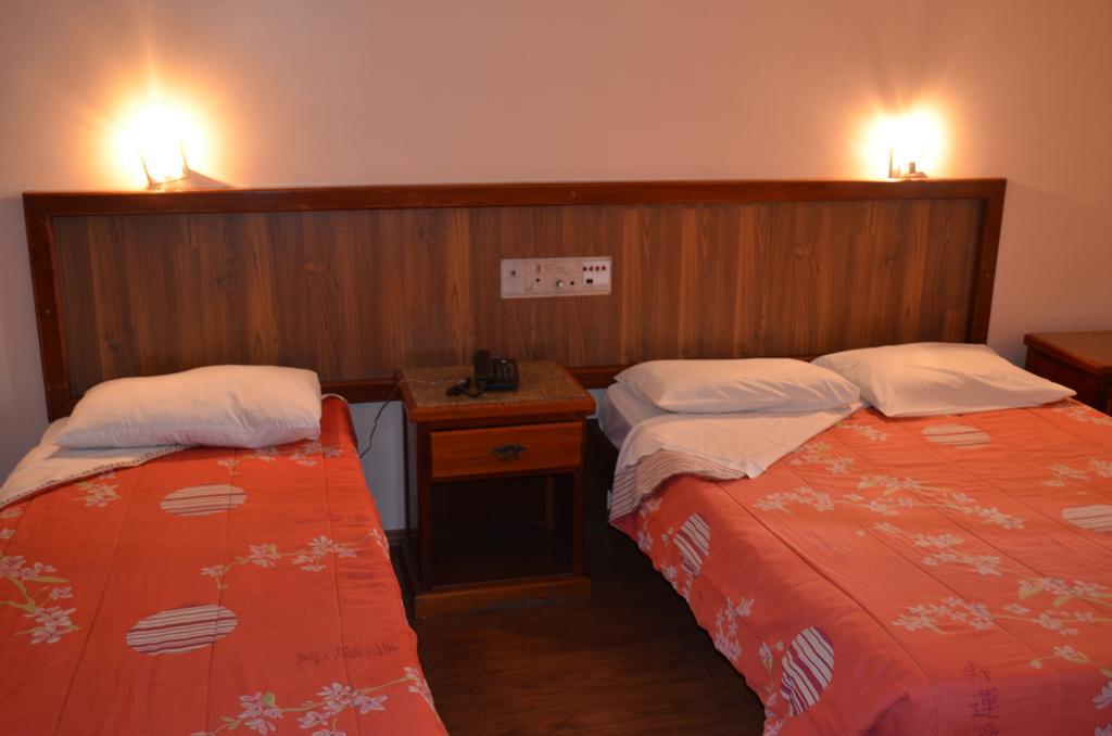 Otel Reinales Plaza