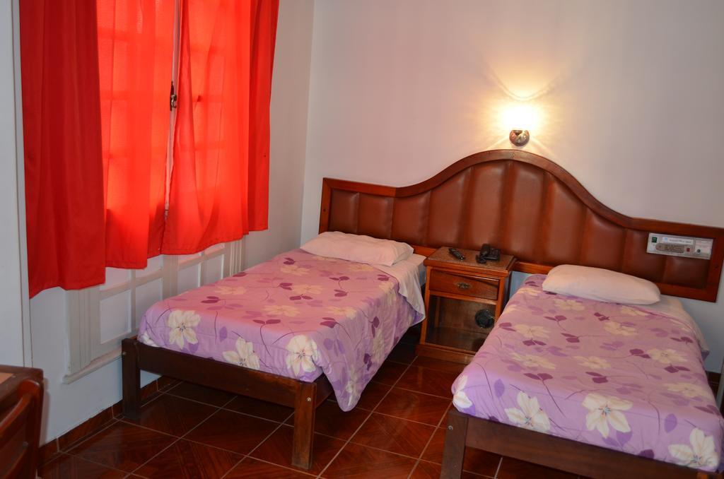 Reinales Plaza 3*