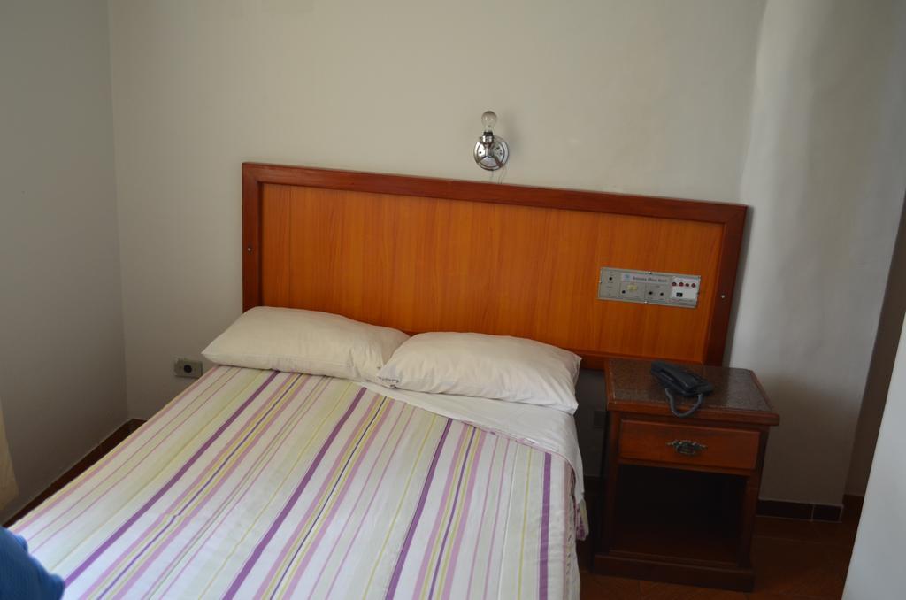 Otel Reinales Plaza
