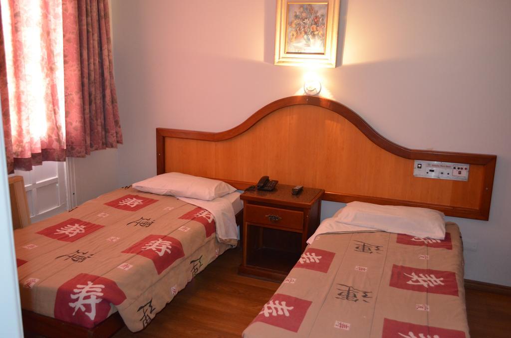 Otel Reinales Plaza 3*
