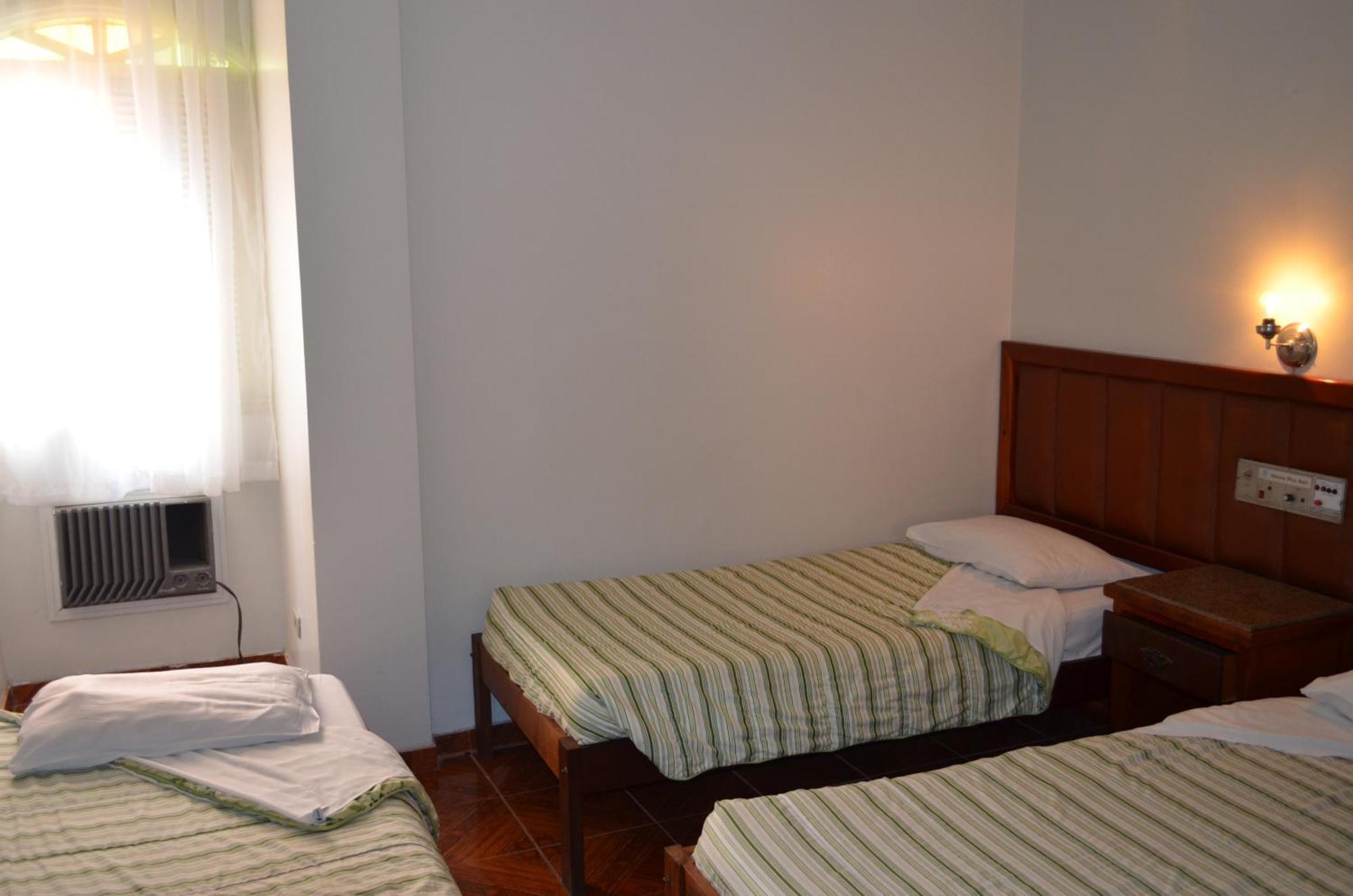 Otel Reinales Plaza 3*