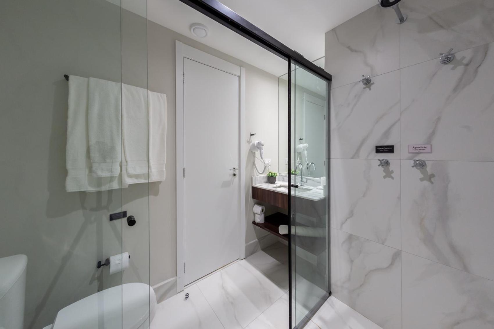 Hotel Iconyc Charlie Ibirapuera 4*
