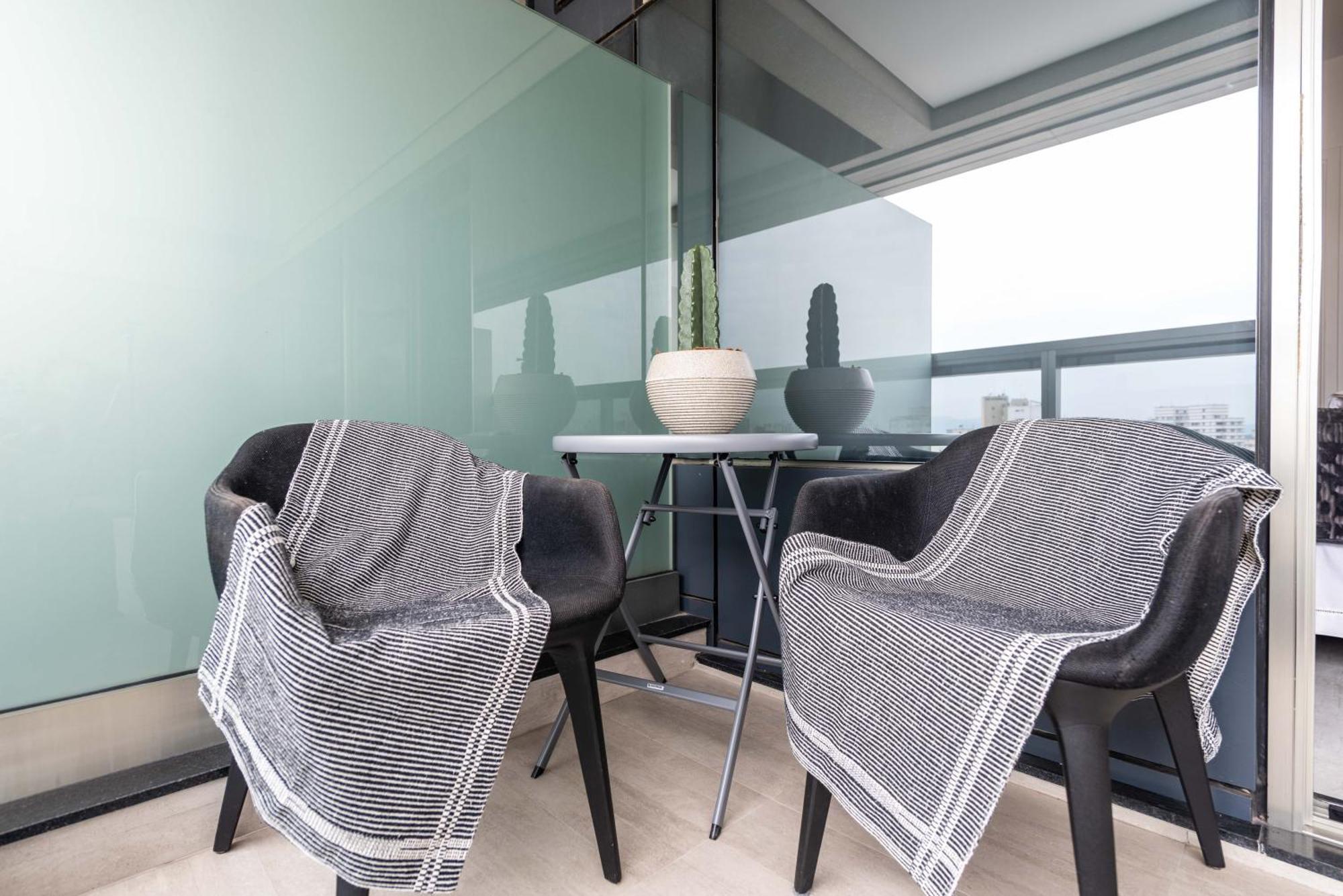 Rosemari's 2214 Studio Luxuoso Apartment *