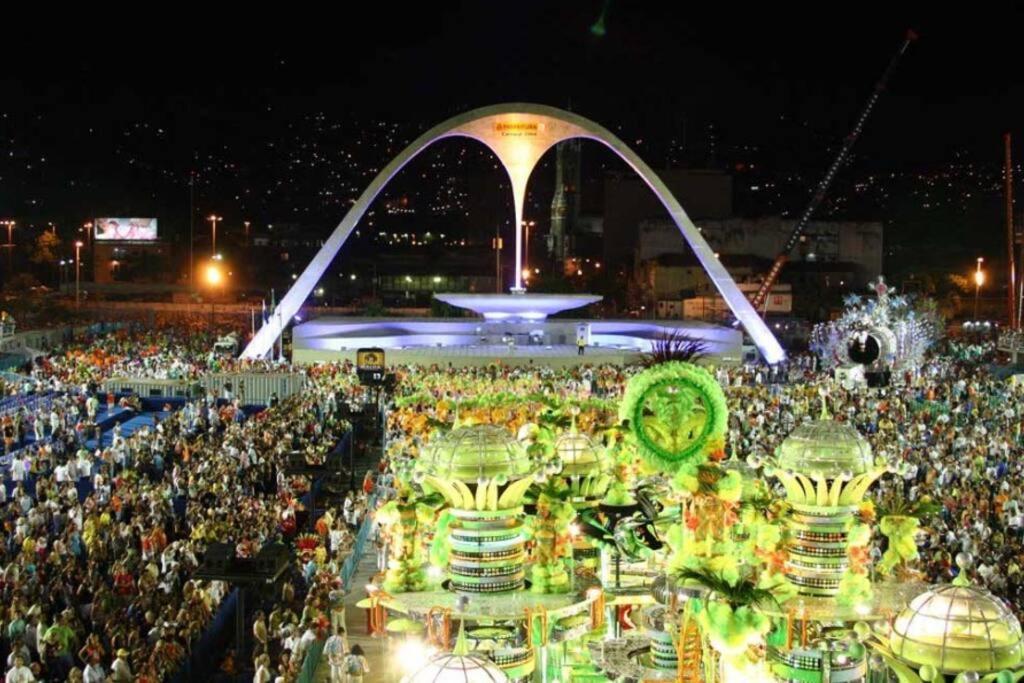 Decorado Com Sacada No Polo Cultural E Eventos Da De Sao Paulo