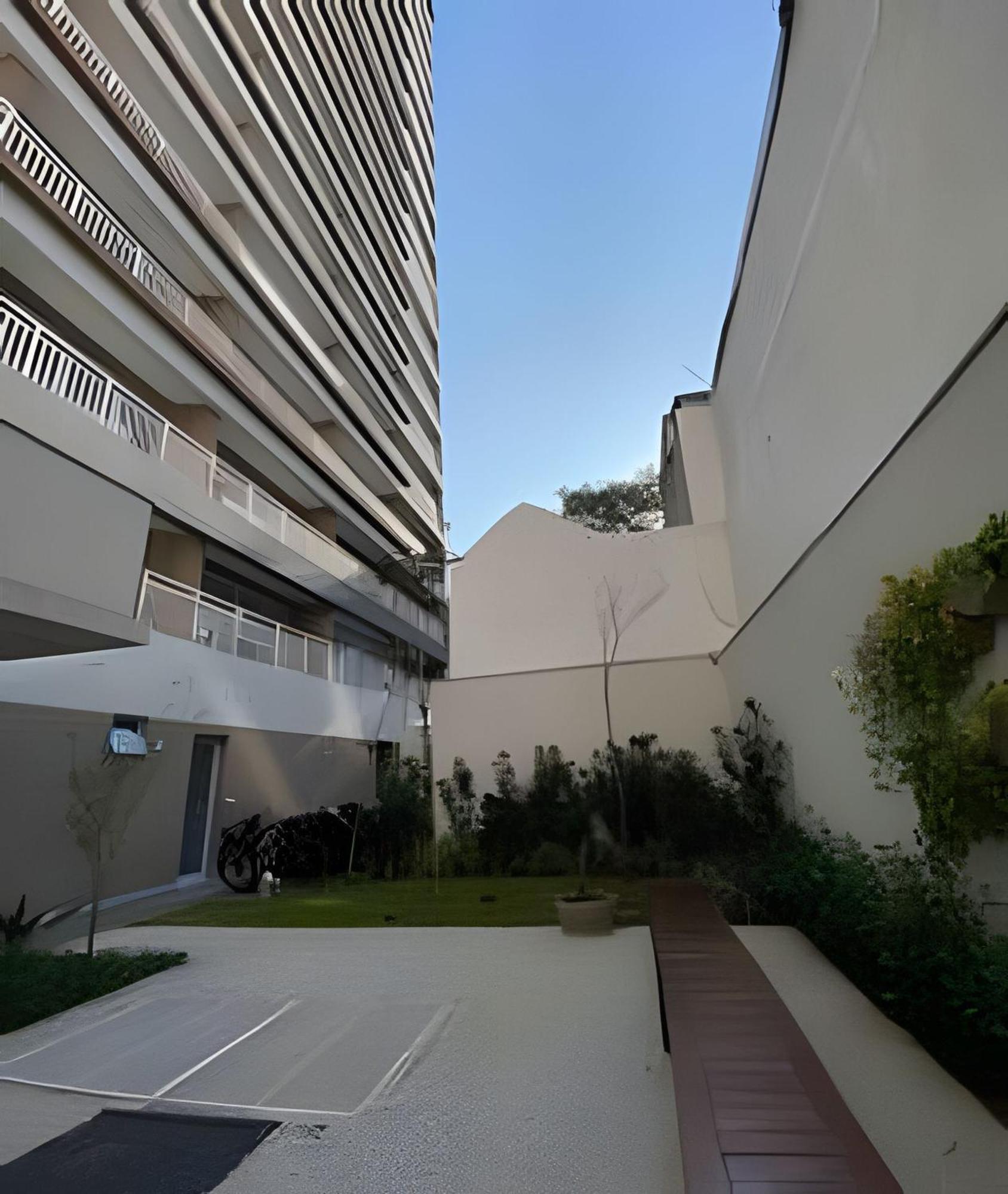 Conforto E Seguranca Na Avenida Liberdade *