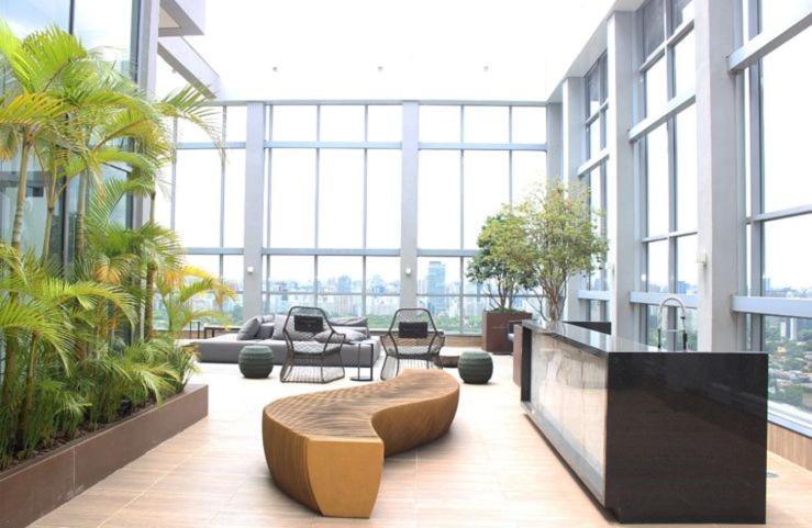 Apartment Wide 1504