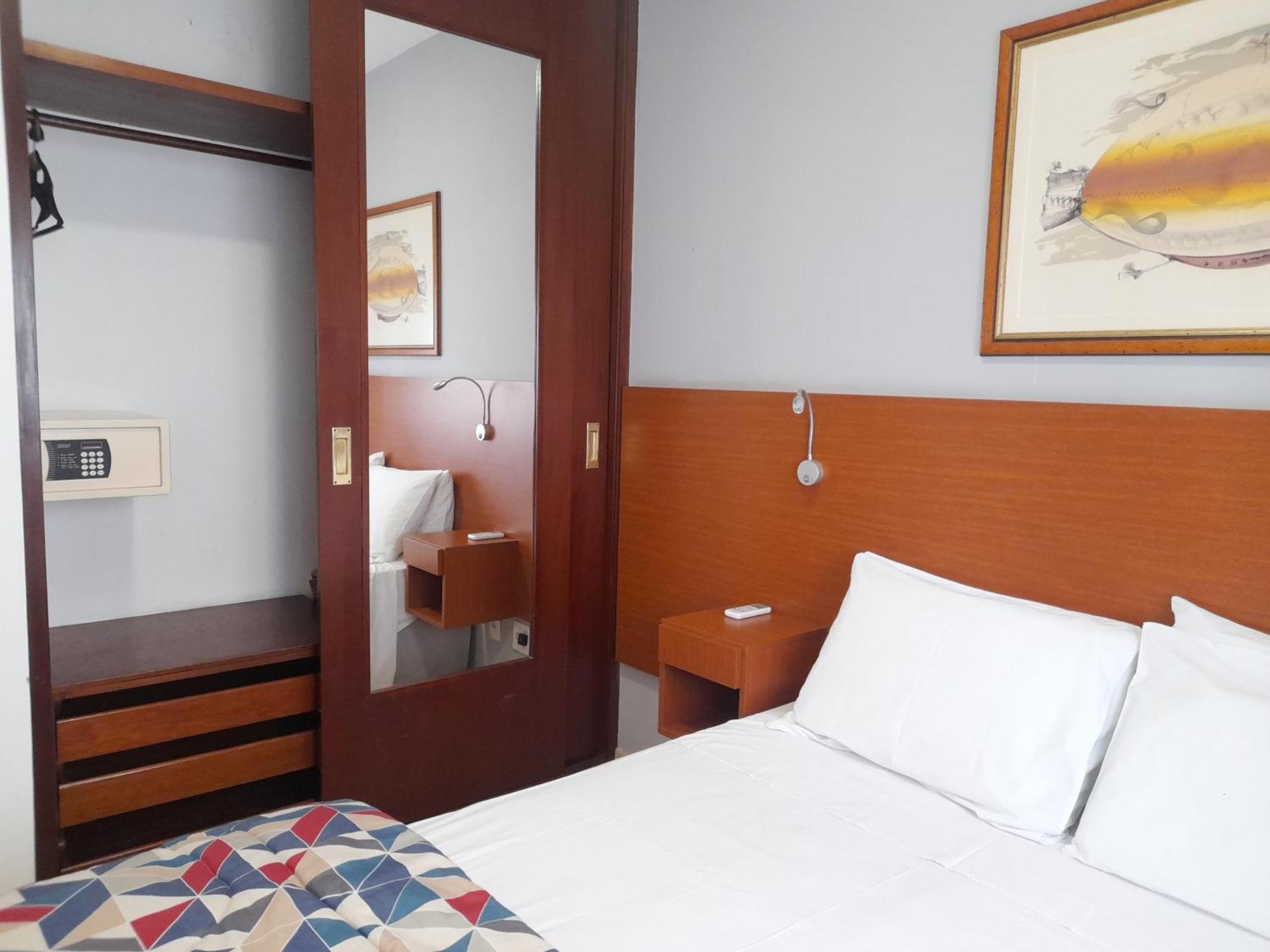 Hotel Flat Incrivel Proximo Shoppings Jk E Olimpia