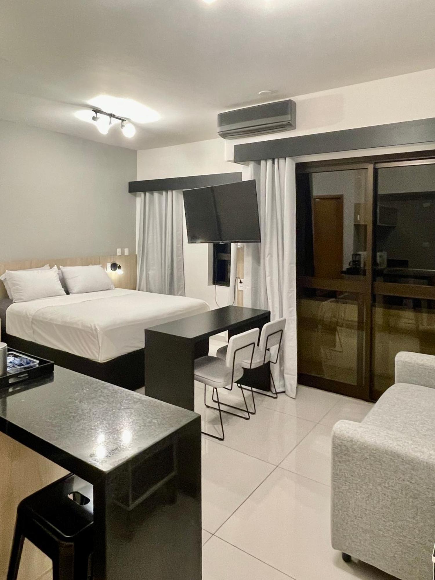 Flat No Q. Paulista Nos Jardins, Com Sacada! Apartemen