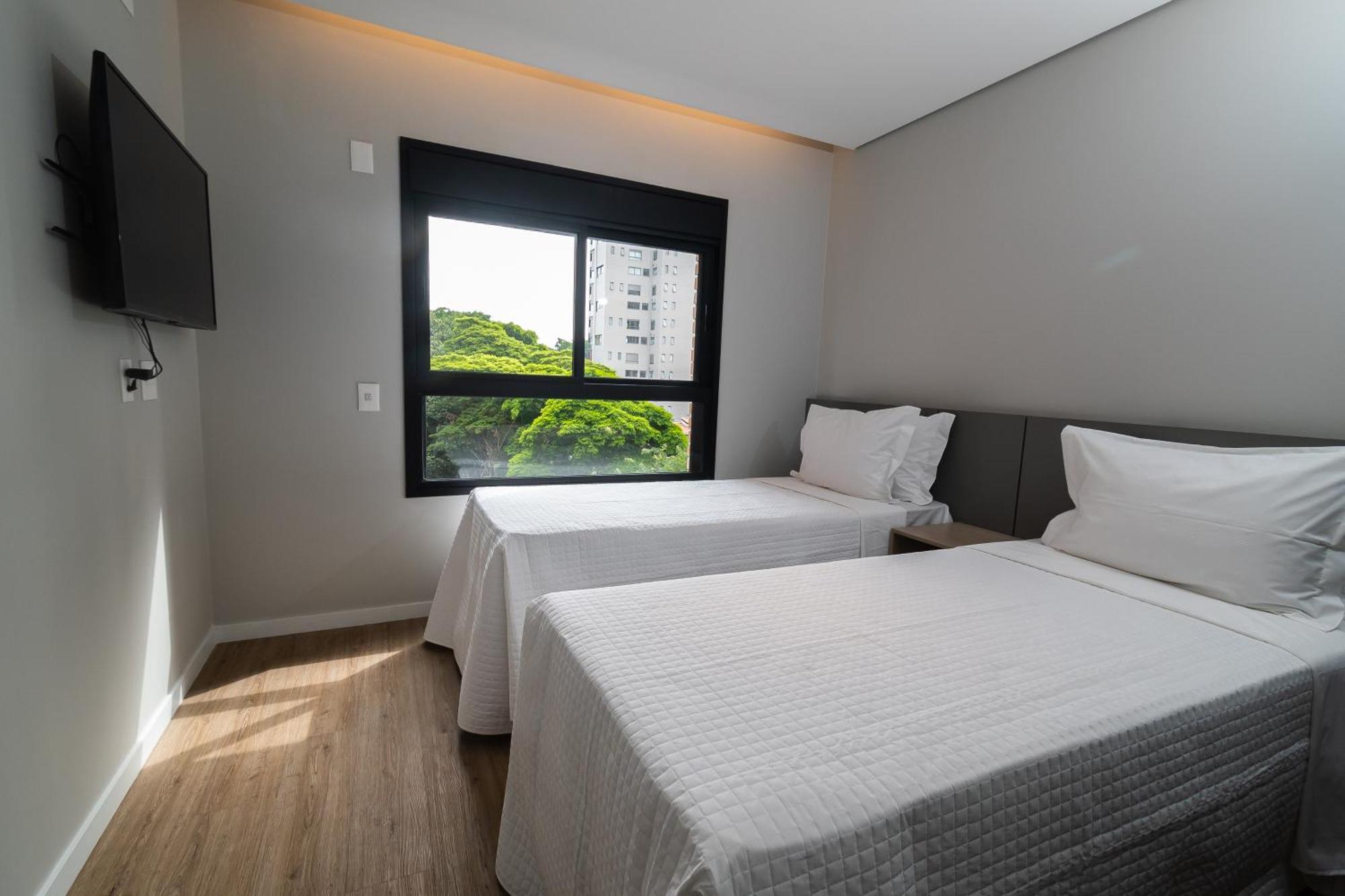 Khách sạn Ez Moema 4*