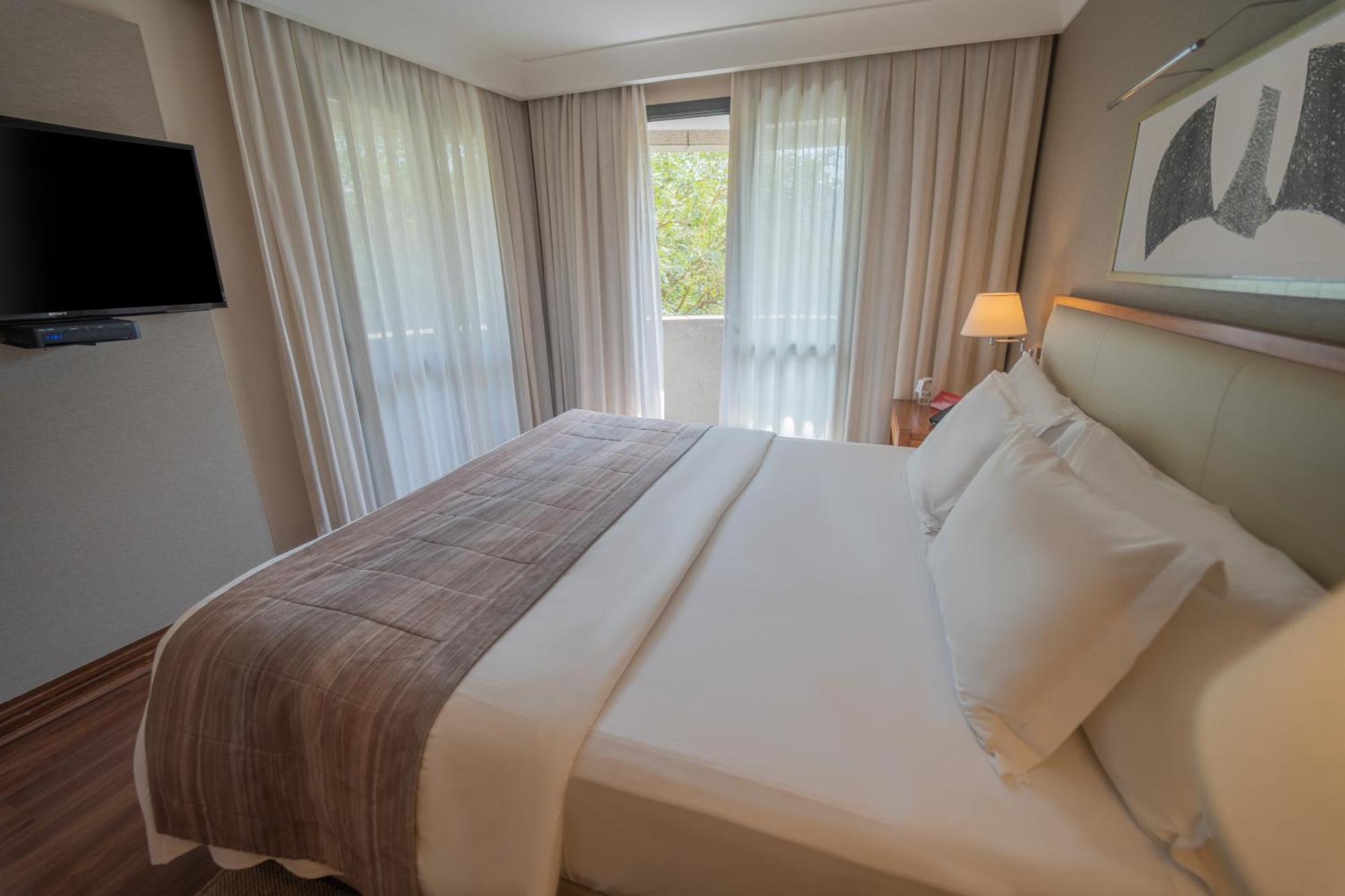 George V Alto De Pinheiros Hotel