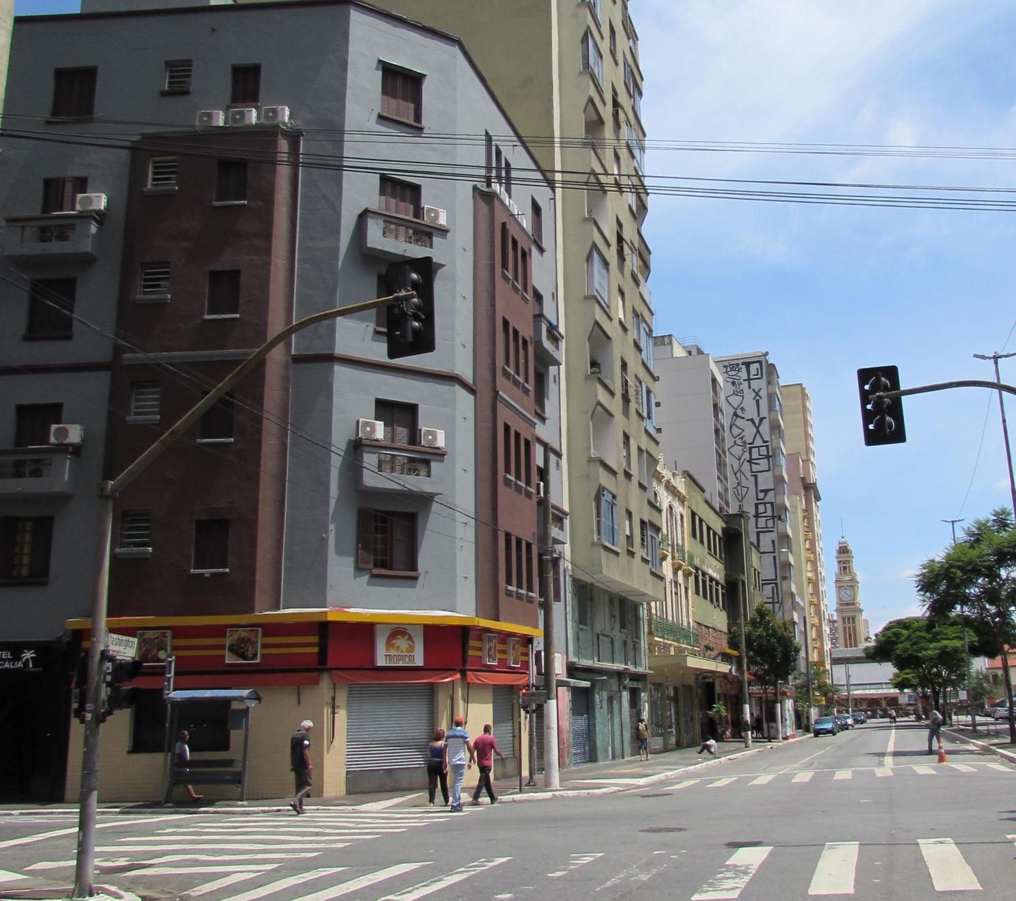 Tropicalia Proximo A 25 De Marco , Bras E Bom Retiro 