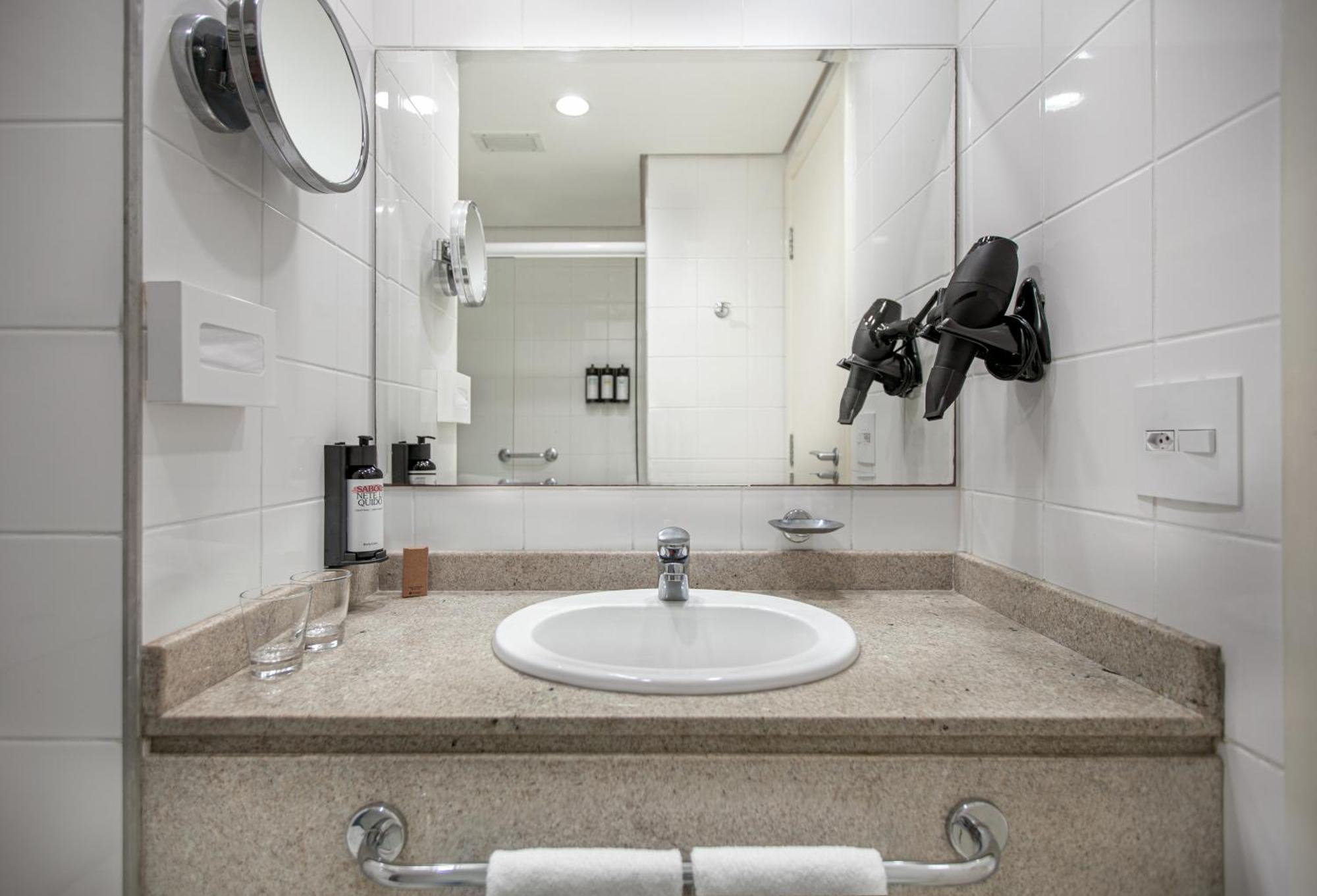 Hotel Nacoes Unidas Affiliated By Melia 4*