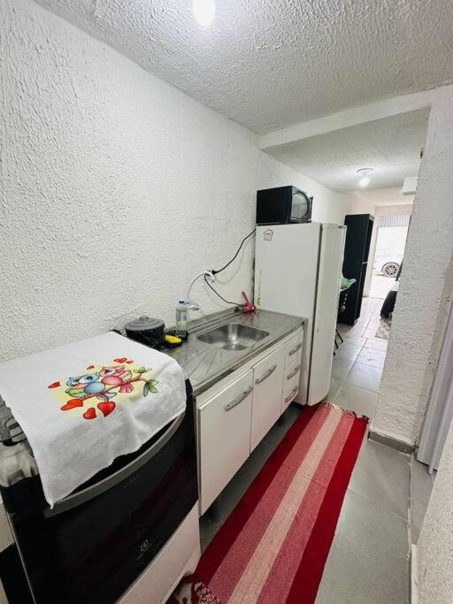 Daire Kitnet Confortavel Mobiliada Casal Zn -cod 01 *