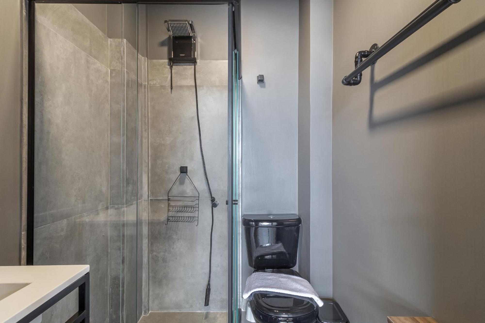Akile Copan Geek Apartemen