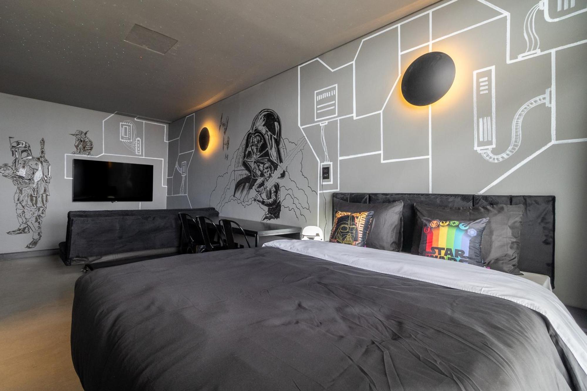 Akile Copan Geek Apartemen