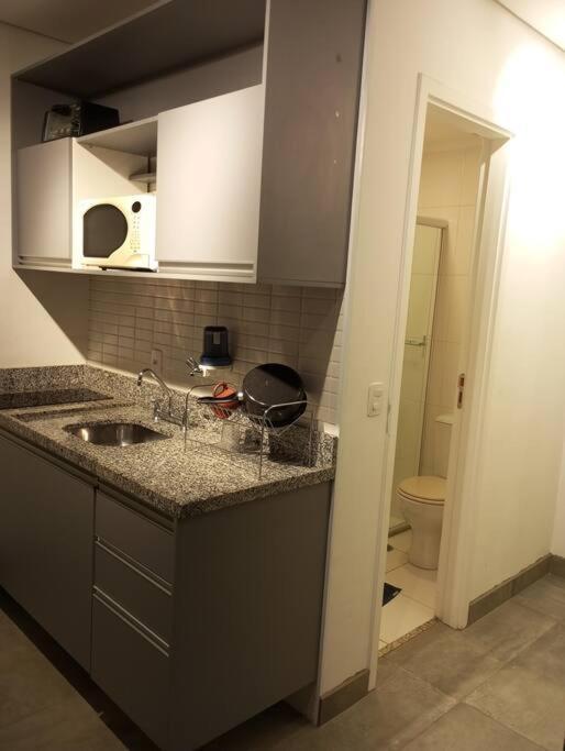 Master No Centro De Sao Paulo, Com Garagem Gratis, Ao Lado Do Metro E 25 De Marco Apartment Sao Paulo
