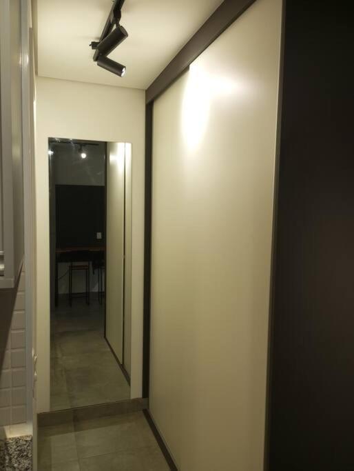 Master No Centro De Sao Paulo, Com Garagem Gratis, Ao Lado Do Metro E 25 De Marco Sao Paulo