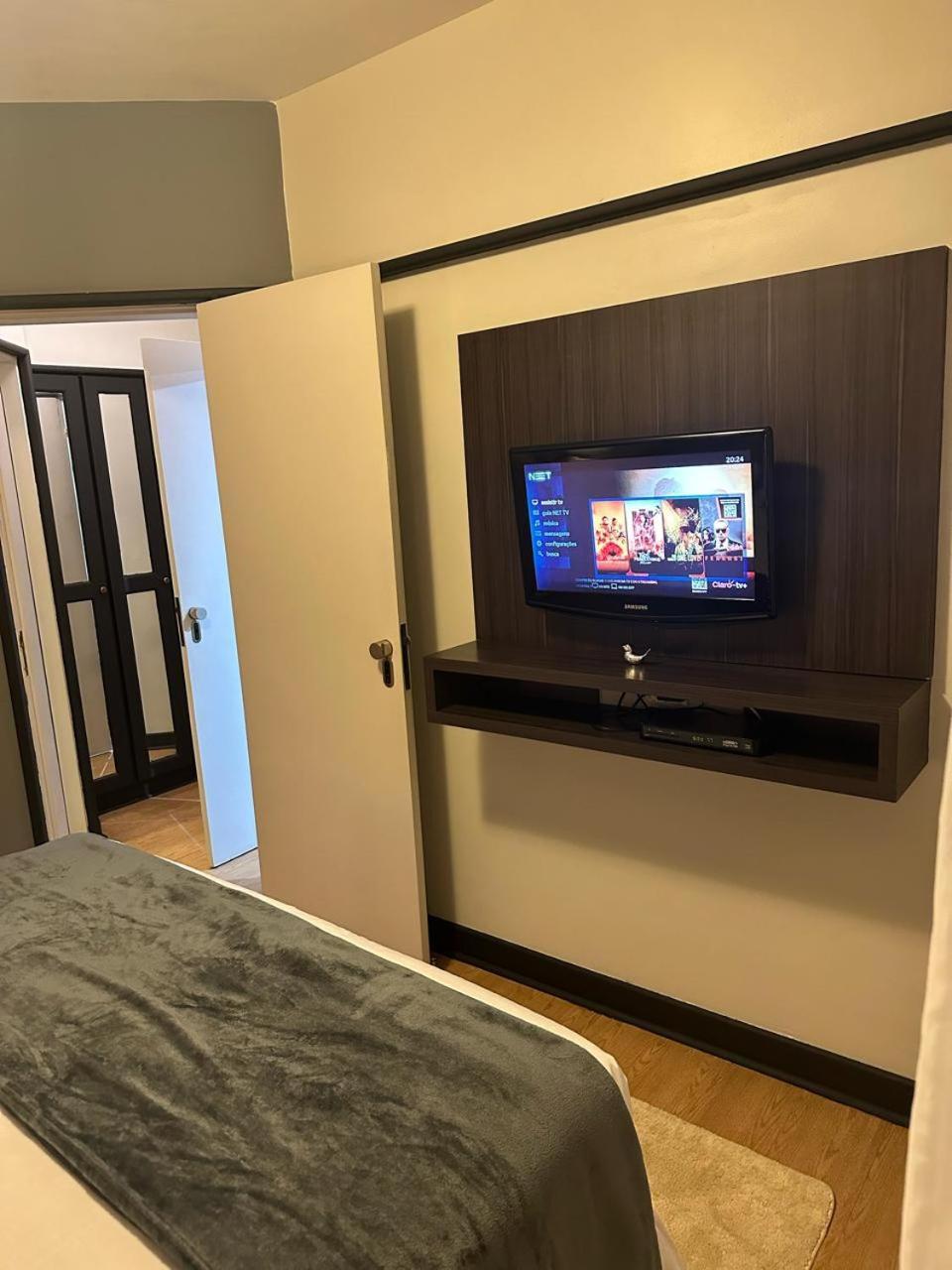 Căn hộ Flat Service E Sala E Garagem São Paulo