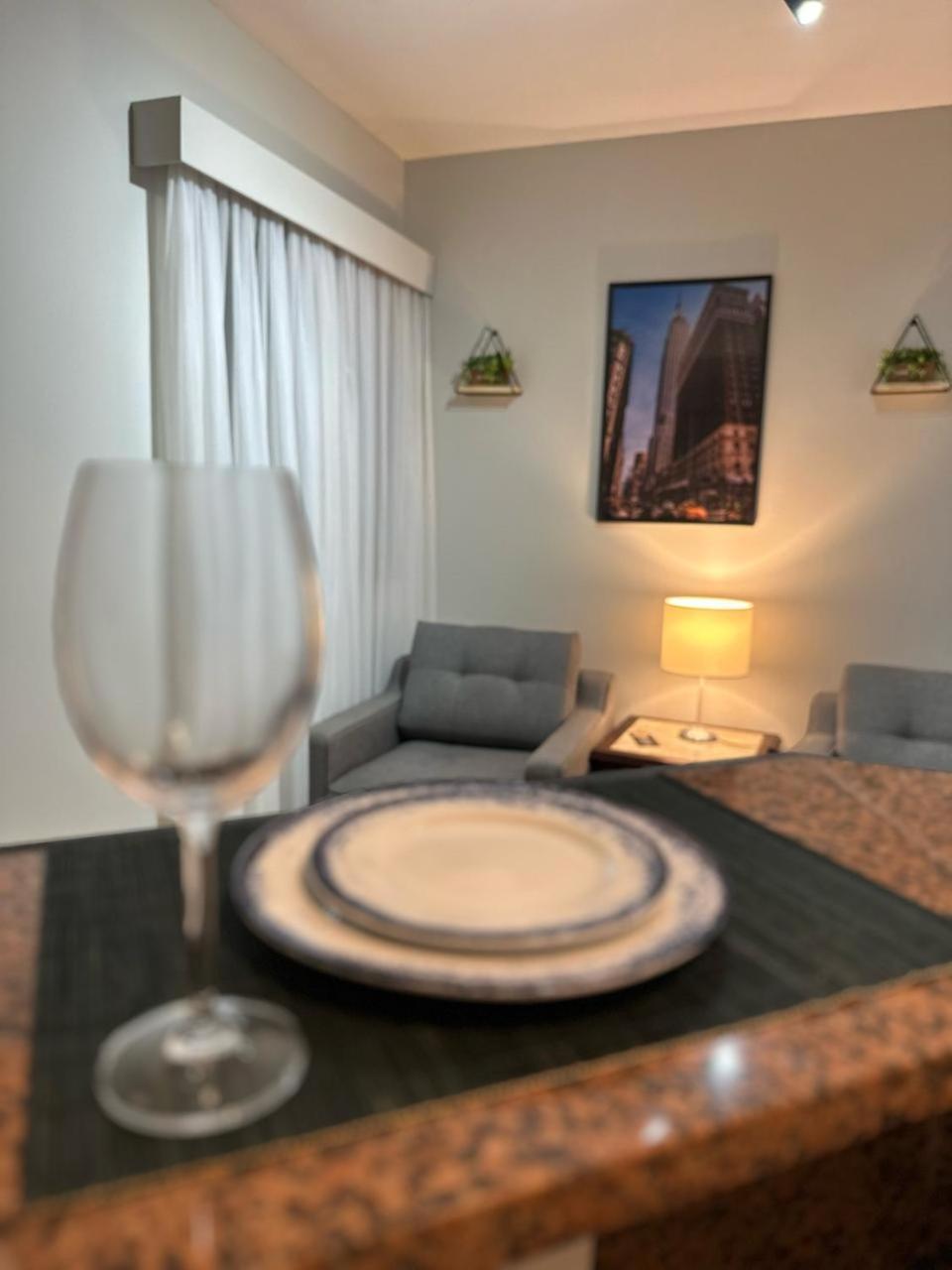 Flat Service E Sala E Garagem