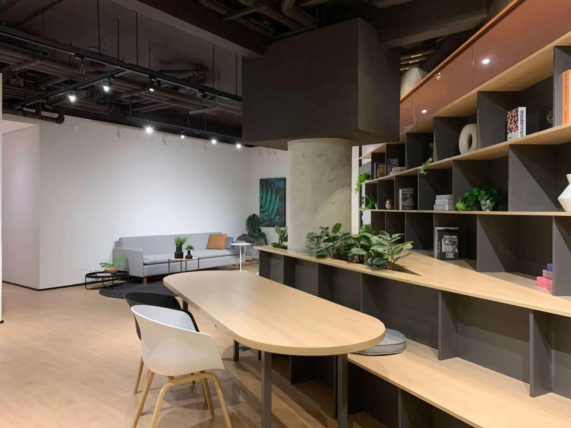 915 Lux Allianz Park Apartment