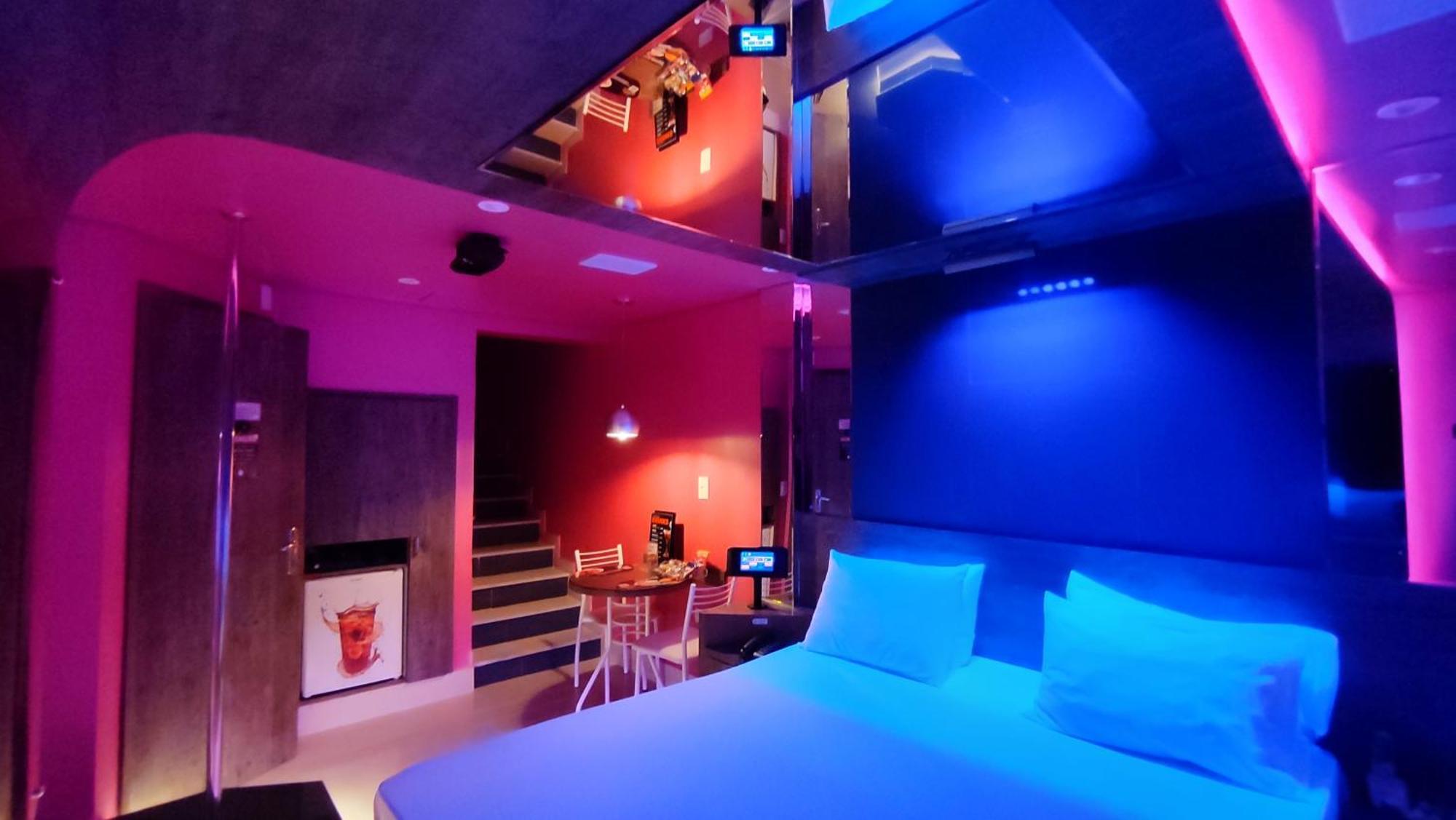 Liebeshotel Swing 1 *