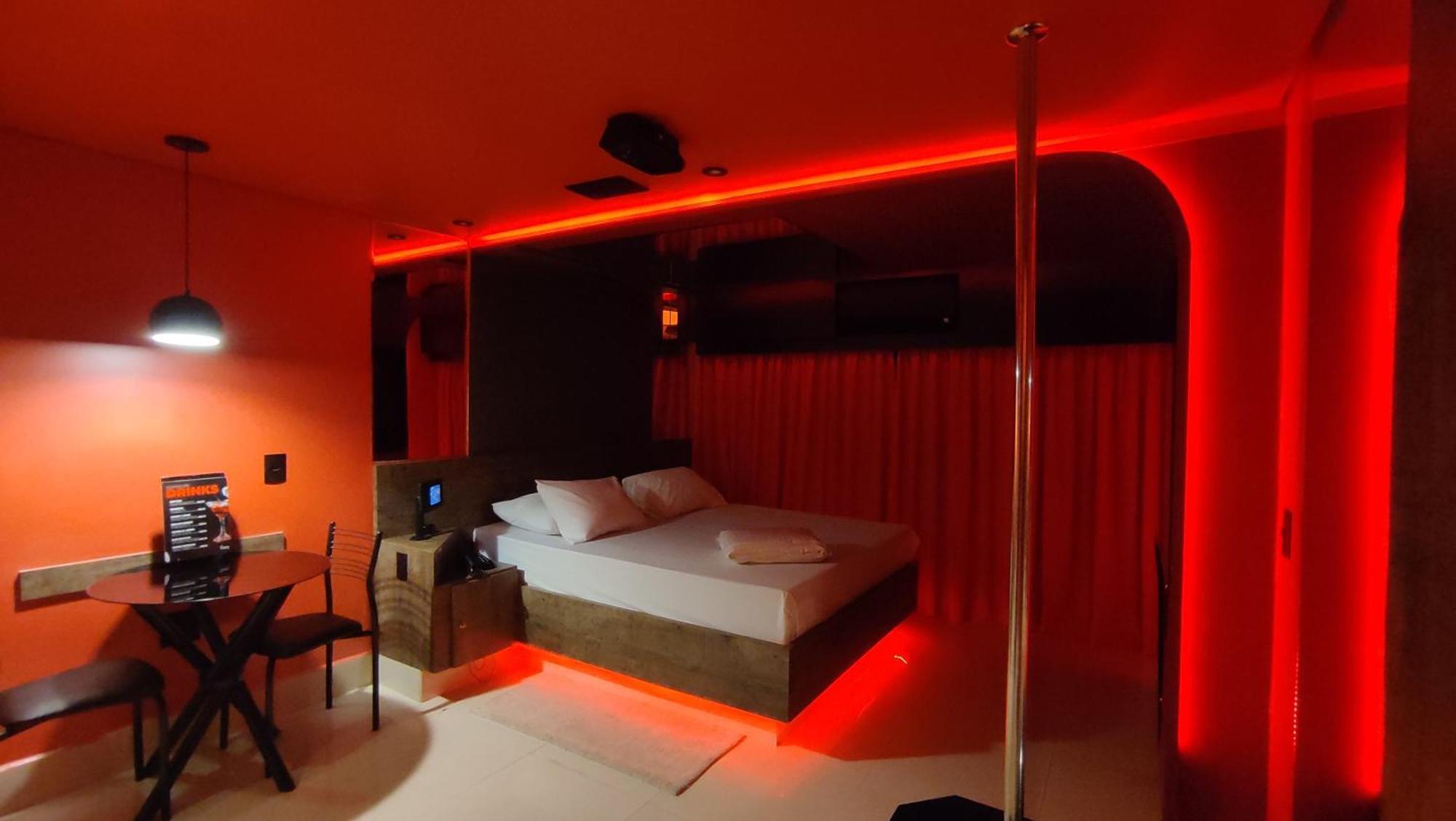 Liebeshotel Swing 1 *