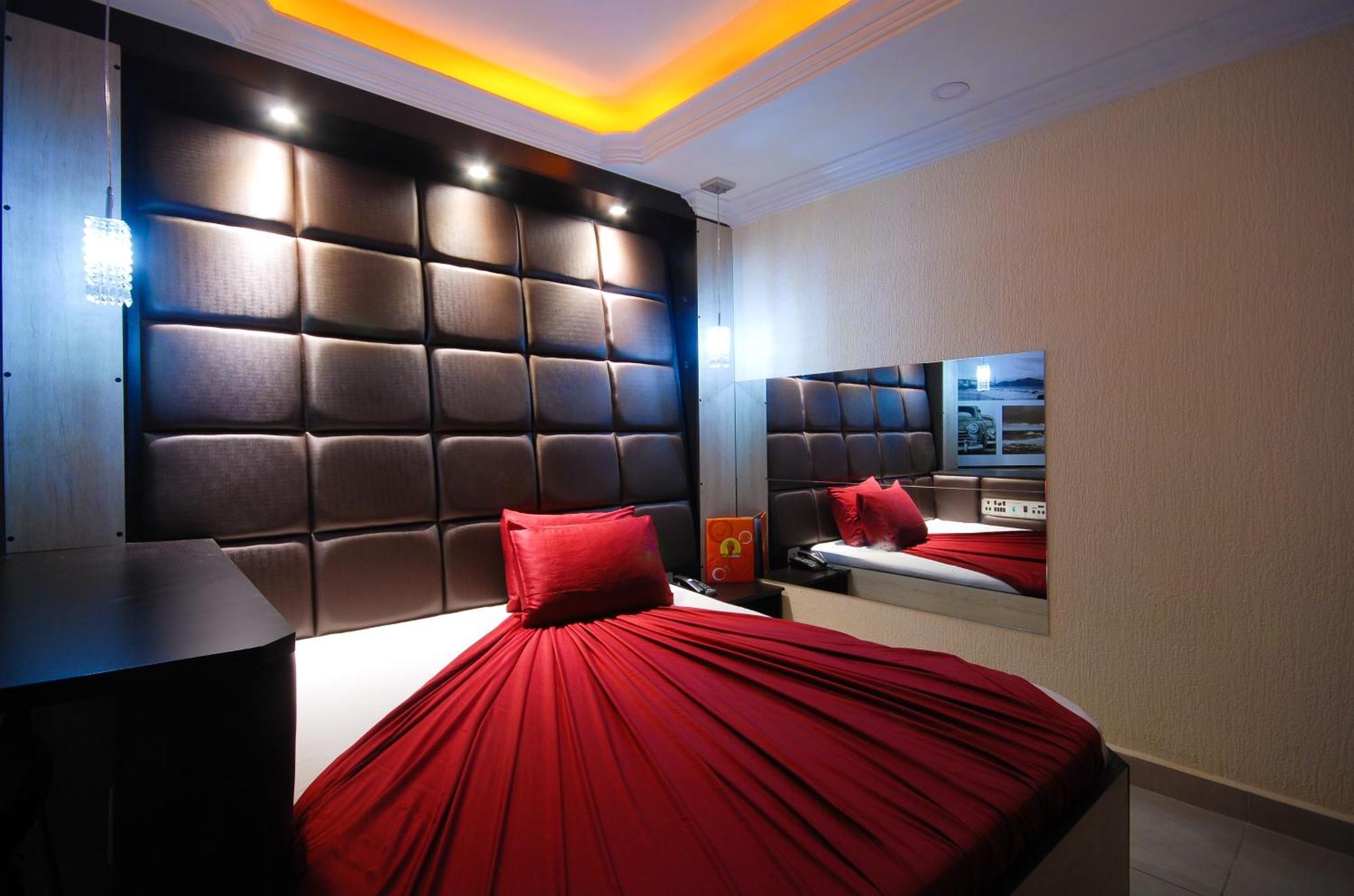 Khách sạn Messalina (adults Only) 3*