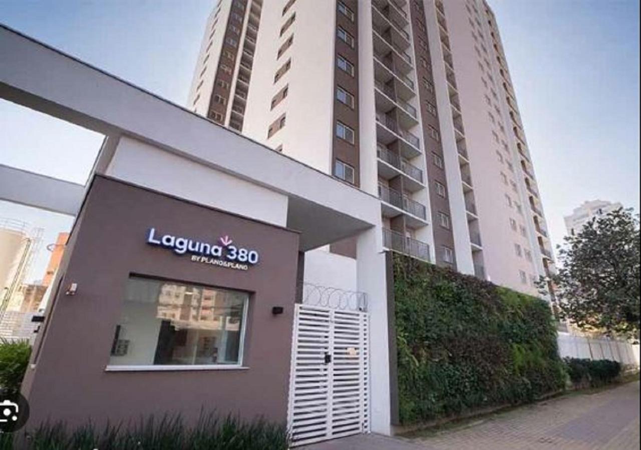 Apartemen Por Do Sol Desde Uma Rede Na Varanda Da Zona Sul