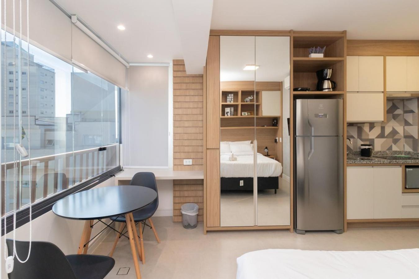 360 Pamplona Apartemen *