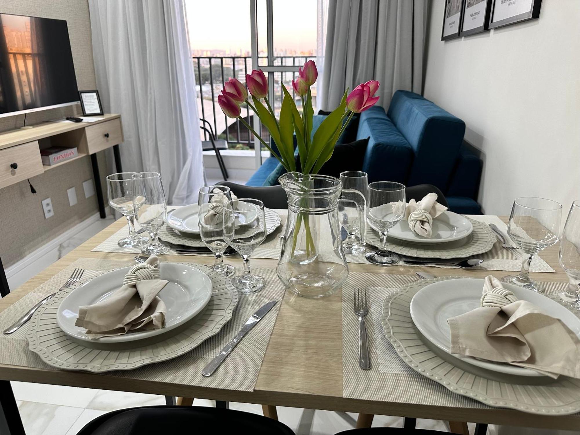 Apartment Decorado Com Sacada No Polo Cultural E Eventos Da De Sao Paulo