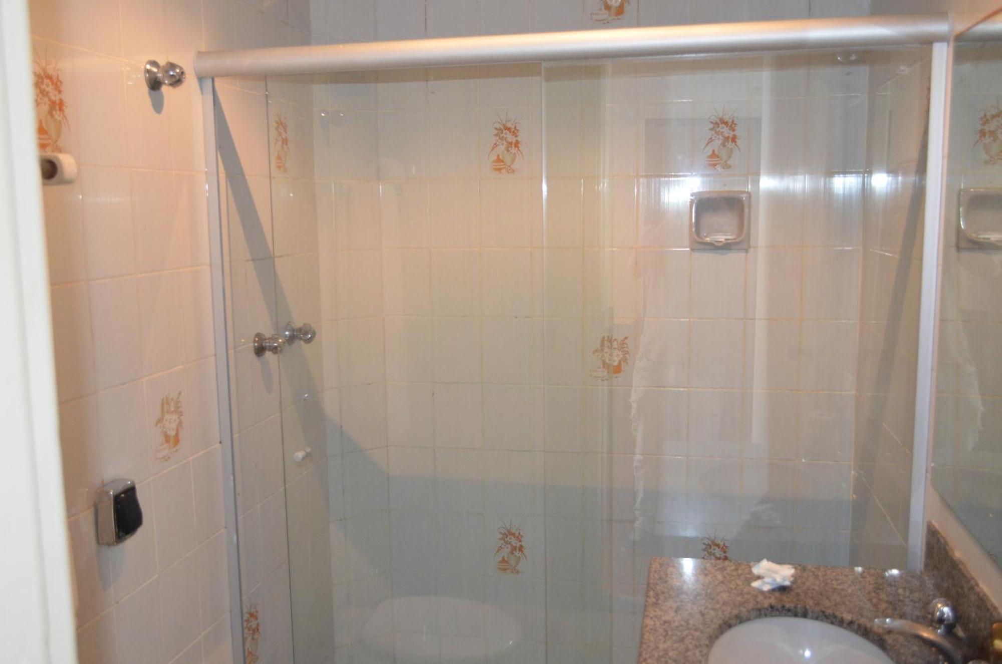 Reinales Plaza 3*