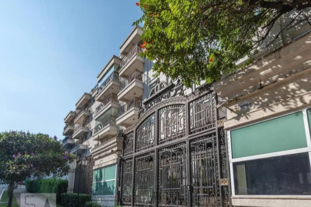 Apartamento 2104 -em Frente Ao Hospital Einstein E Estadio Do Morumbi *