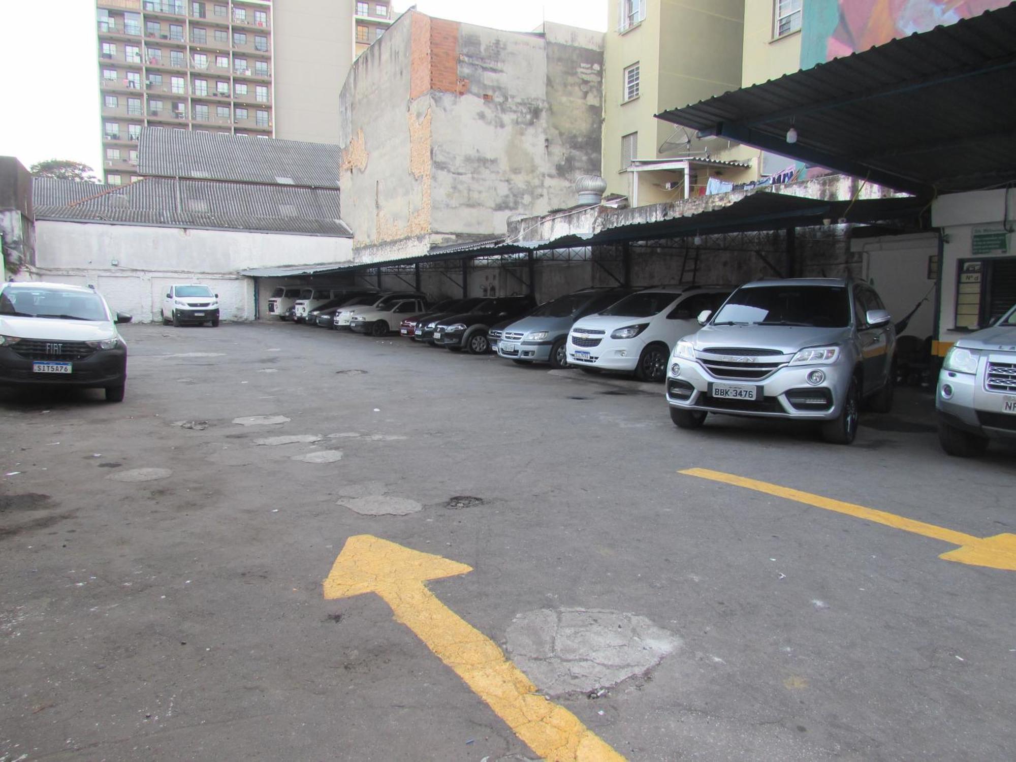 Tropicalia Proximo A 25 De Marco , Bras E Bom Retiro 