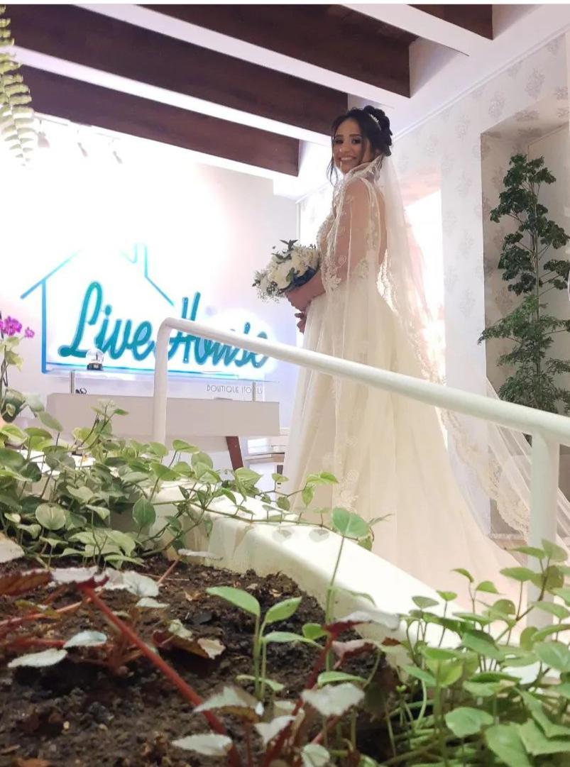 Live House Boutique *