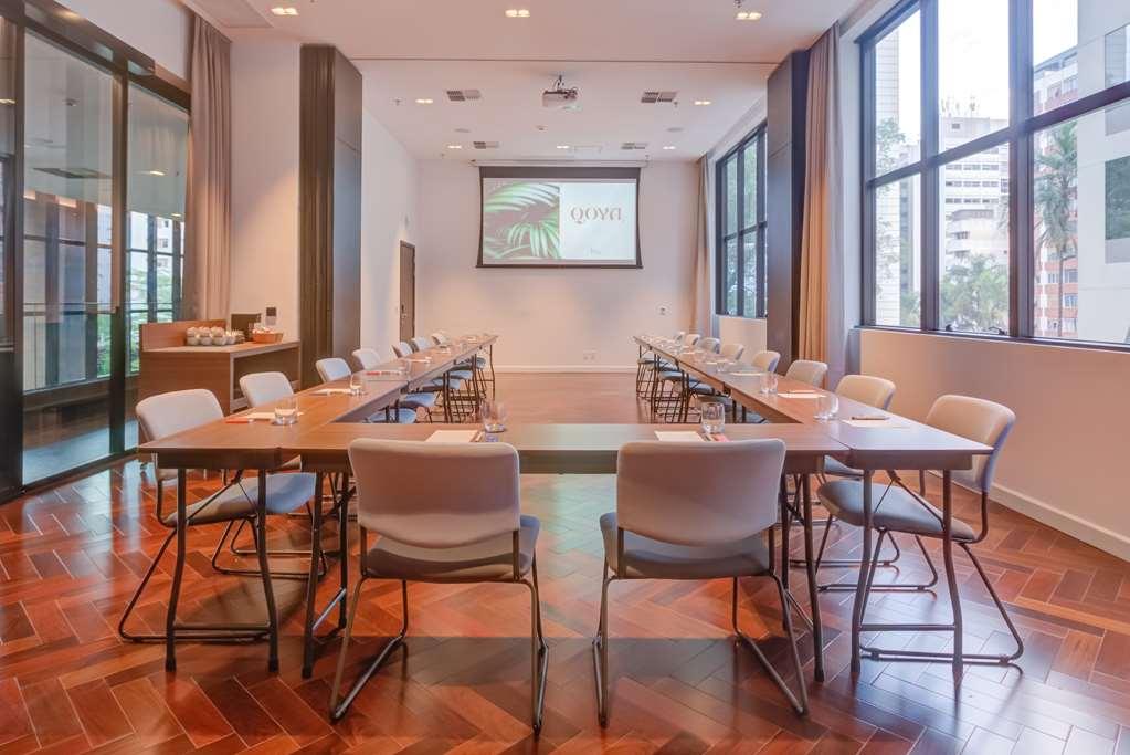Qoya Curio Collection By Hilton Hotel *