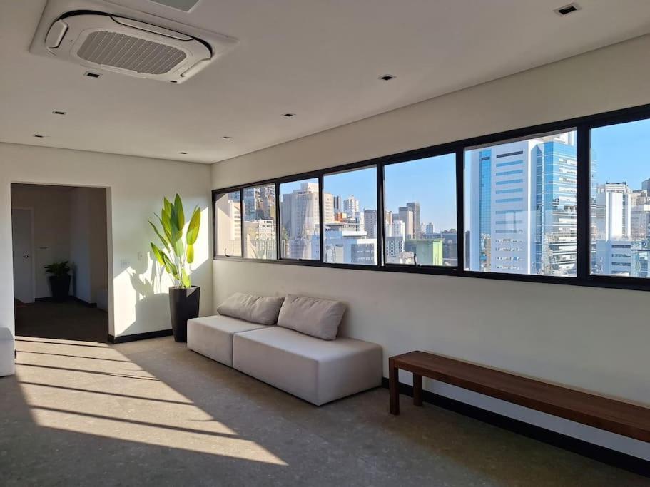 Em Apartment *