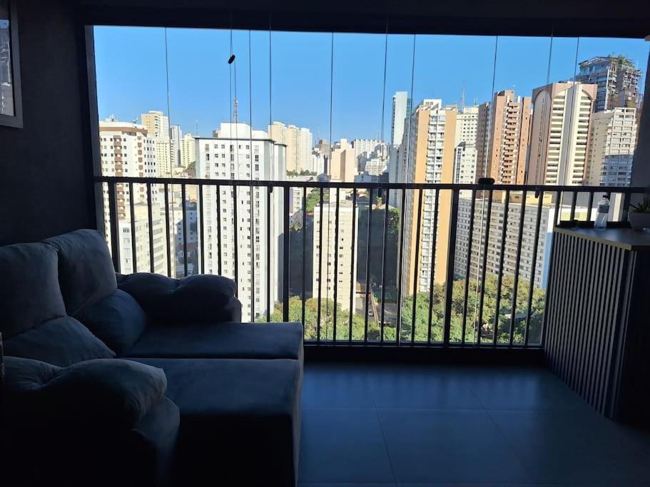 Apartment Em *